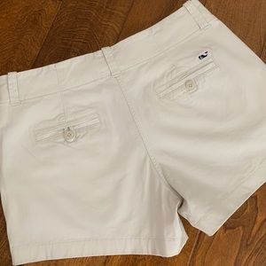 Vineyard Vine PERFECT length shorts! Size 6